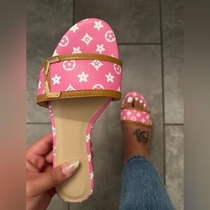 🌸 New! Patterned Pink & Tan Slide Sandals | Cute, Comfy & Summer-Ready 🌸